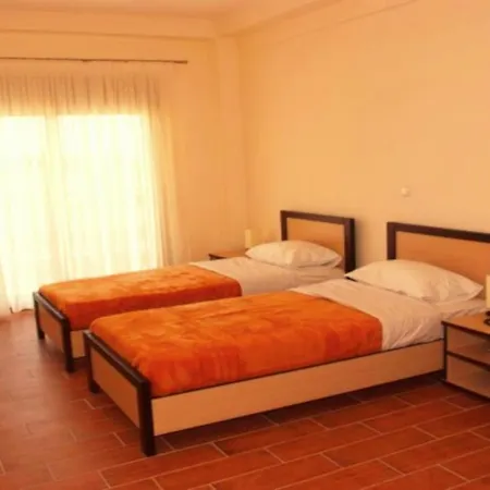 Victoria Hotel 3*