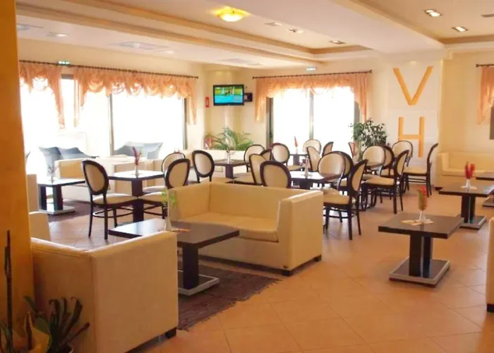 Victoria Hotel 3*