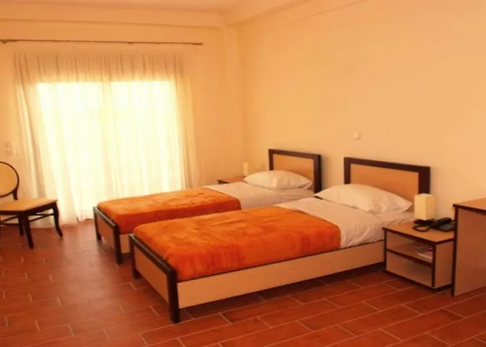 Victoria Hotel 3*